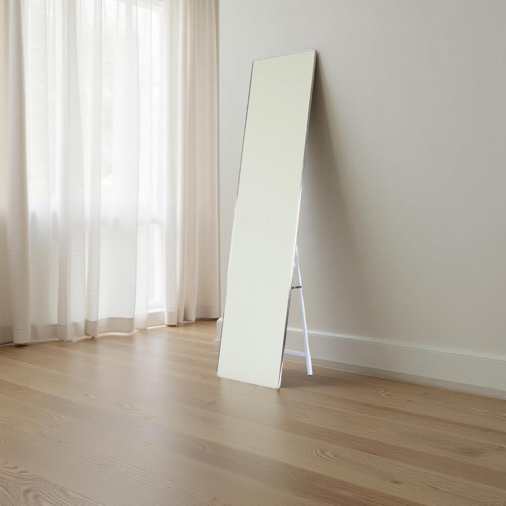 مرآة إستاند رائعة مع إطار فضي