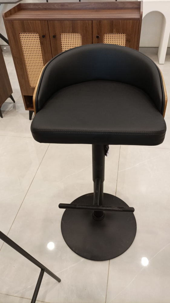 كرسي بار بيستم مودرن