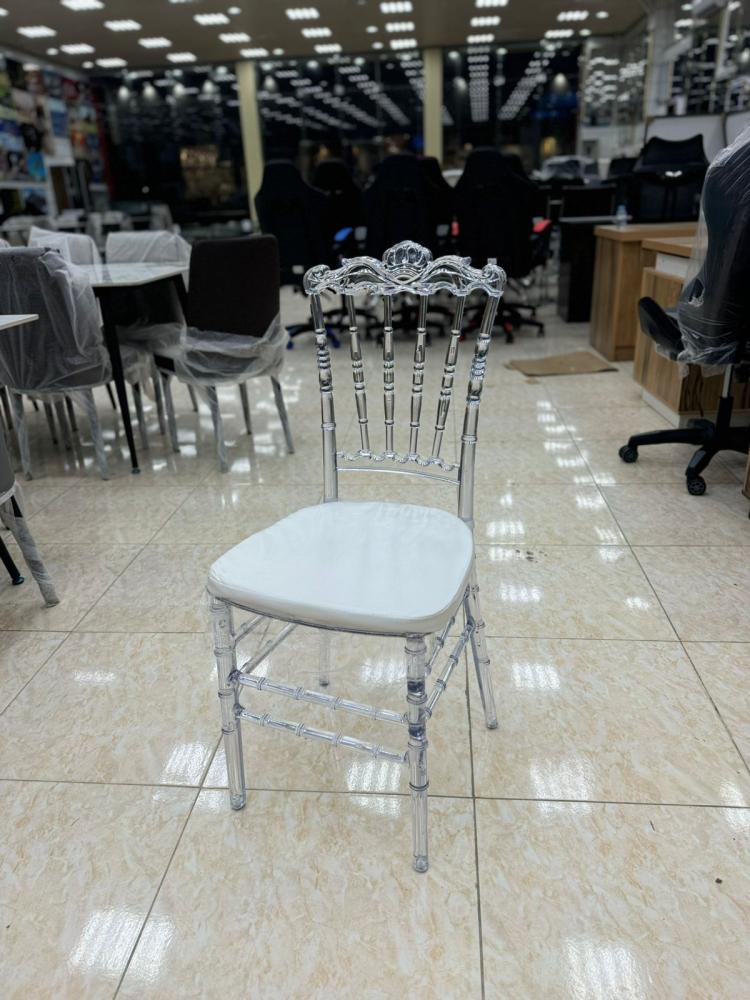 كرسي اكريلك ضد الكسر