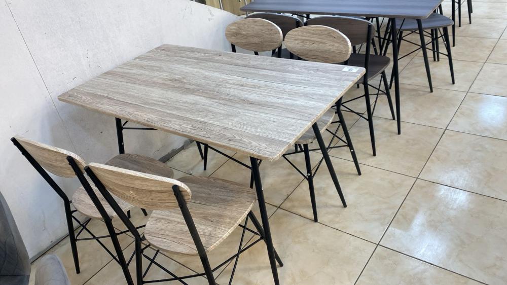 طاولة طعام خشب 4 كرسي لون بيج