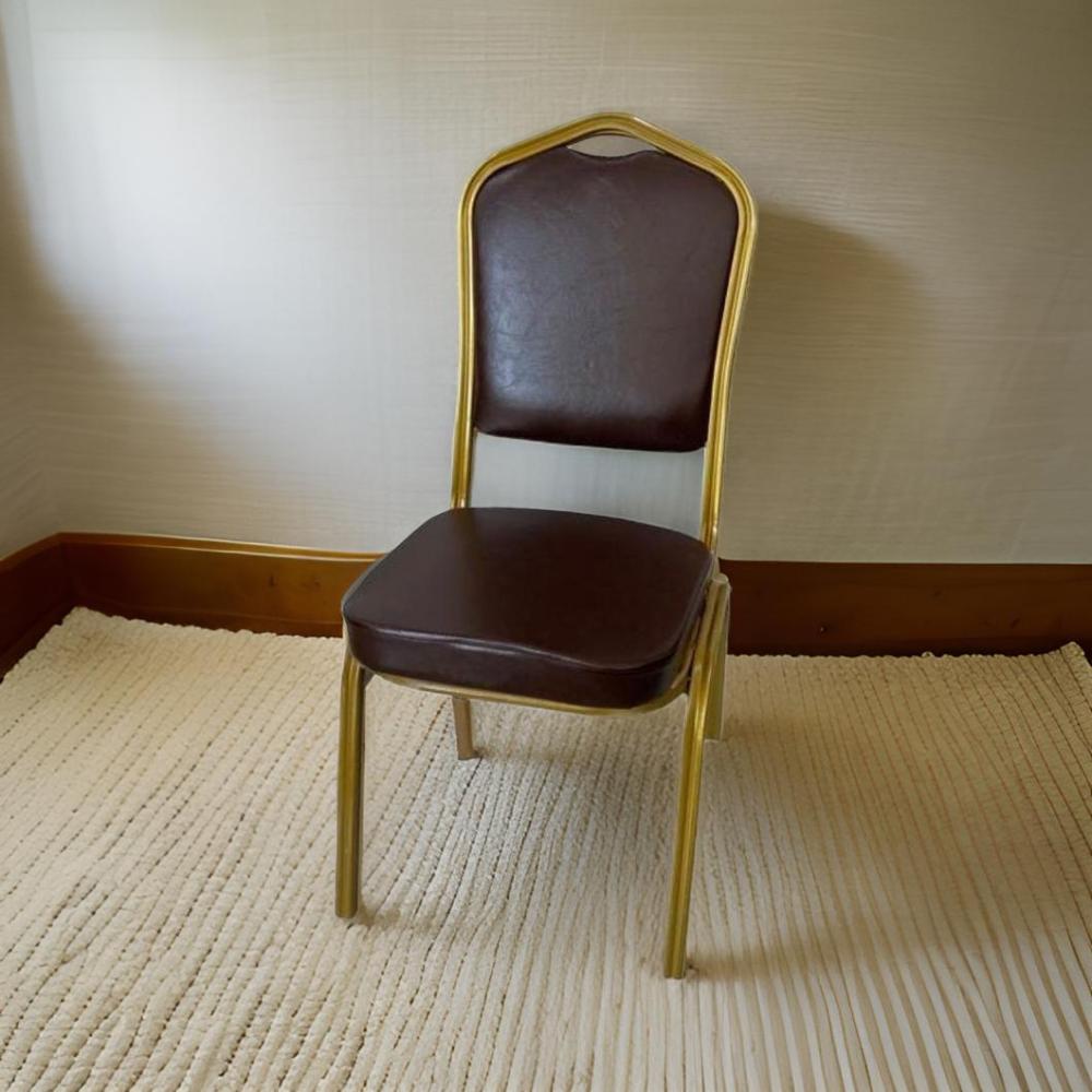 كرسي مناسبات جلد لون بني و ذهبي