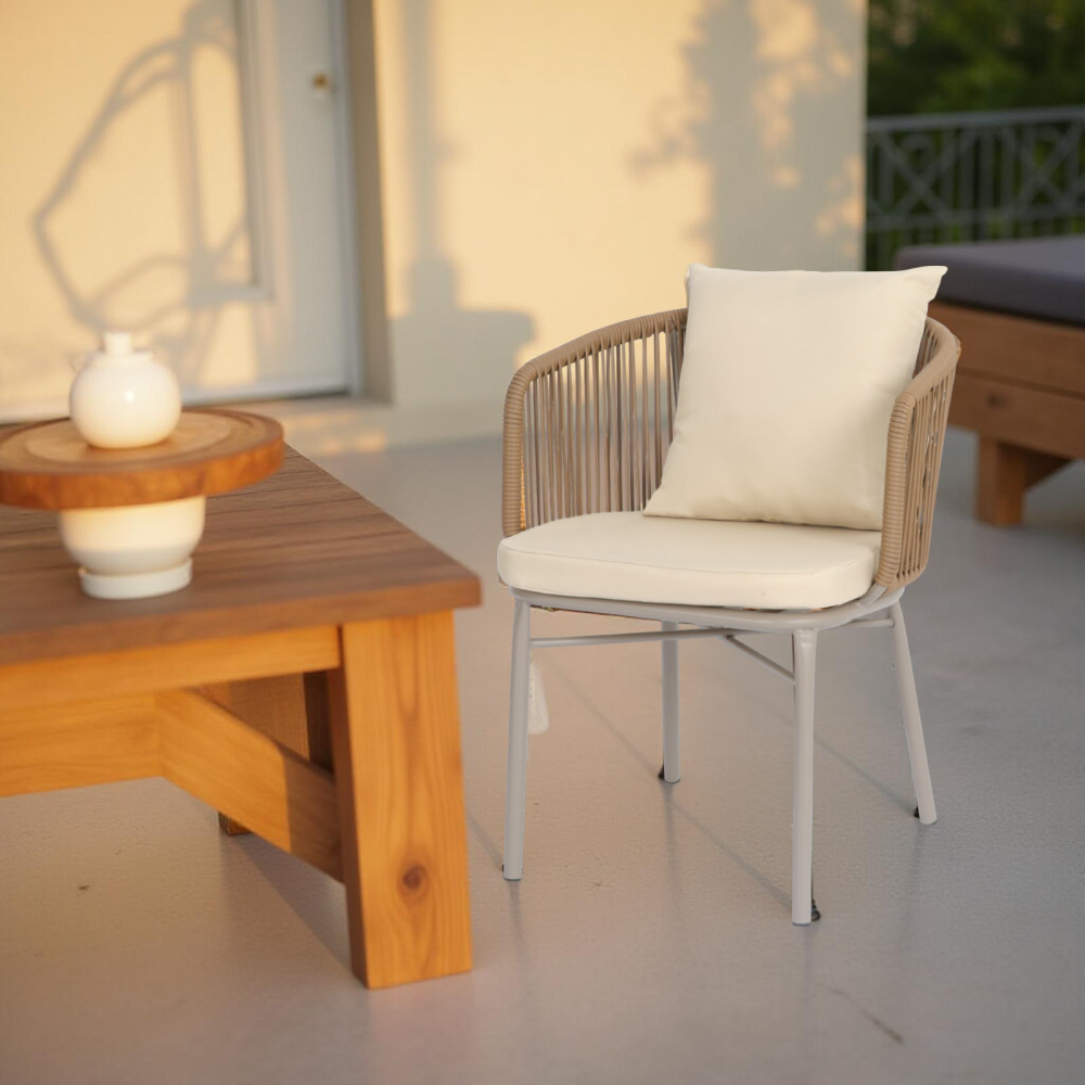 كرسي مميز للمقاهي لون بيح