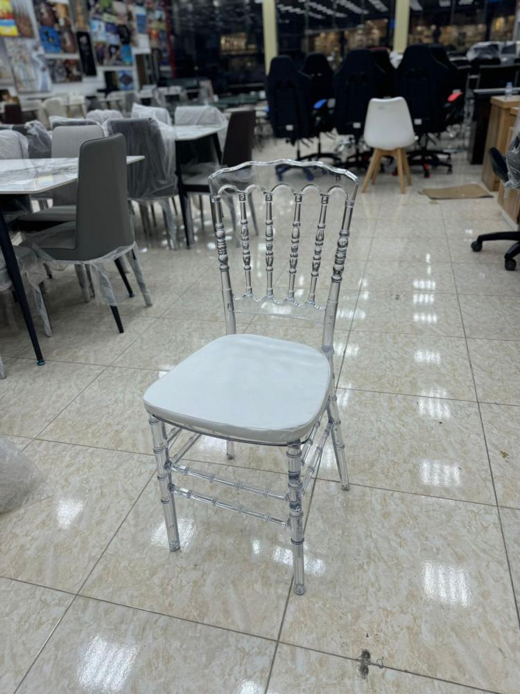 كرسي اكريلك ضد الكسر