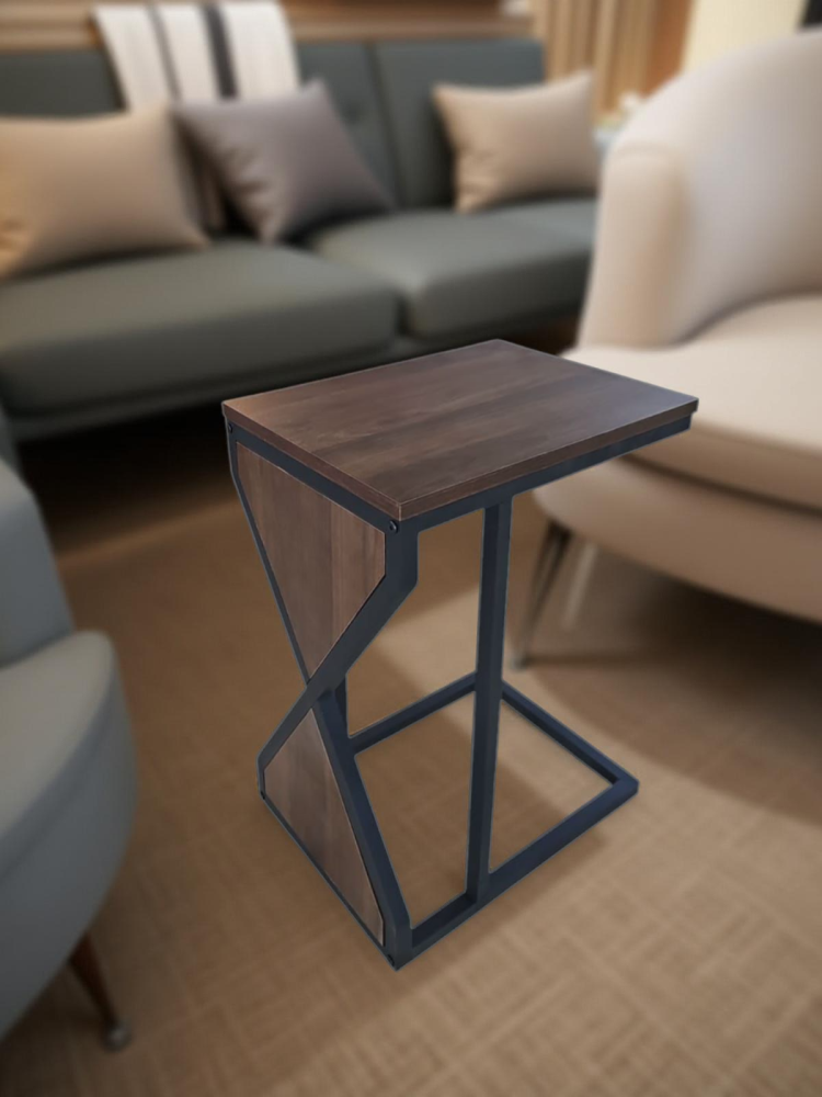 طاولة جانبية لون بني