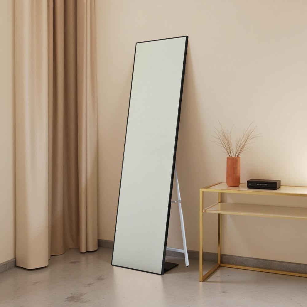 مرآة إستاند رائعة مع إطار أسود