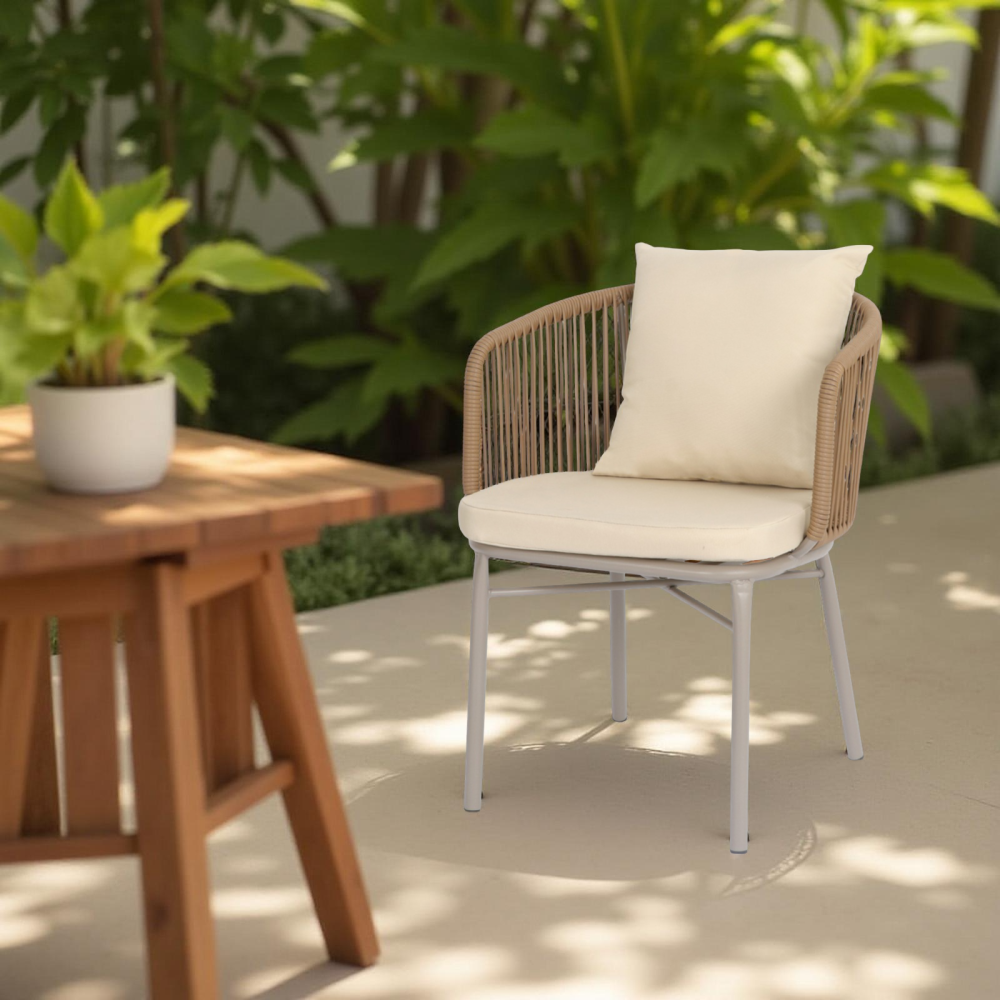 كرسي مميز للمقاهي لون بيح