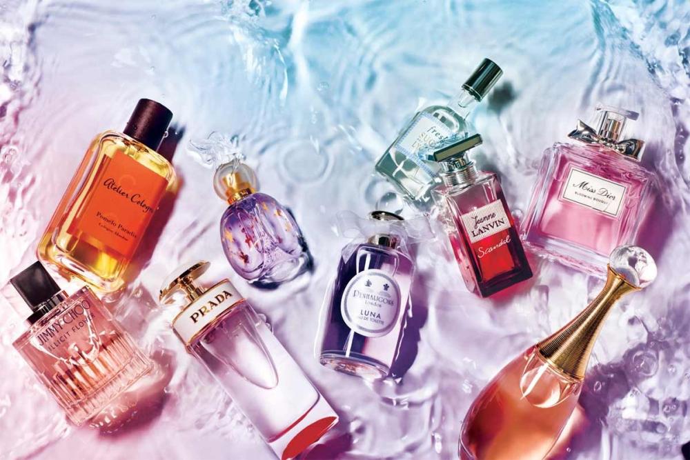 كيفية اختيار عطور صيفية منعشة حسب نوع بشرتك ونمط حياتك