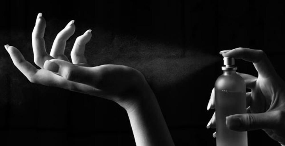 كيف أثبت ريحة العطر في جسمي؟