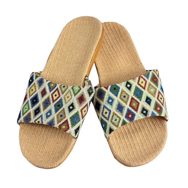 شبشب منزلي بنقشة هندسية ملونة