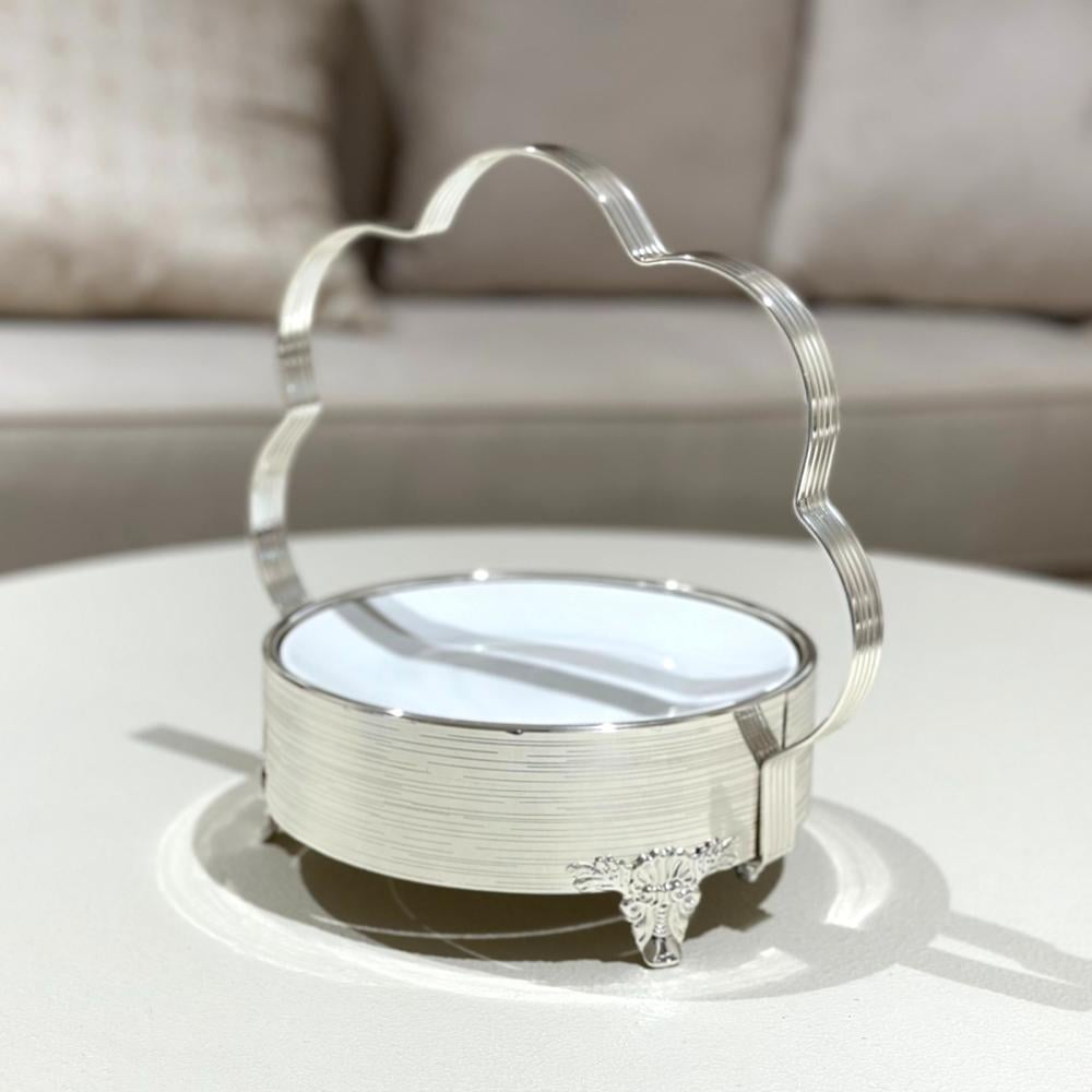 تقديمة معدن بشكل مميز