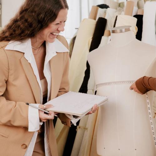 عن دورات تصميم الأزياء