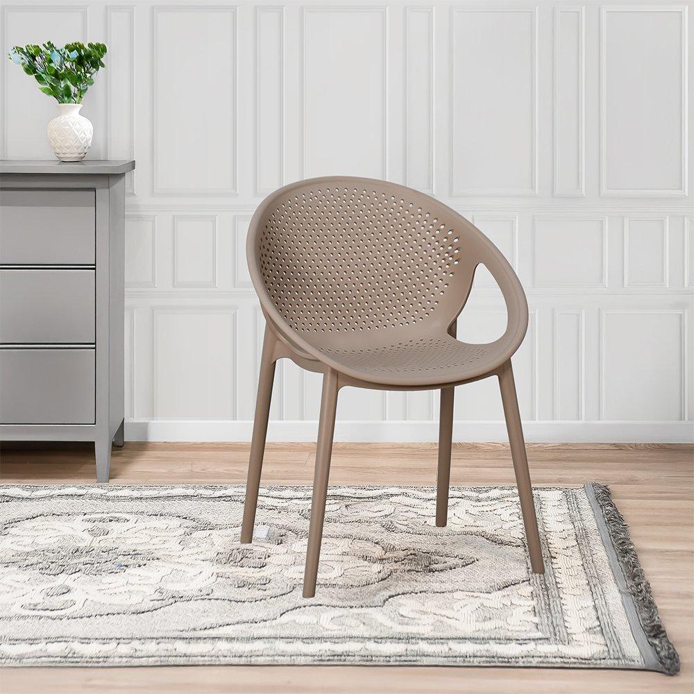 كرسي بلاستيك بظهر مثقّب