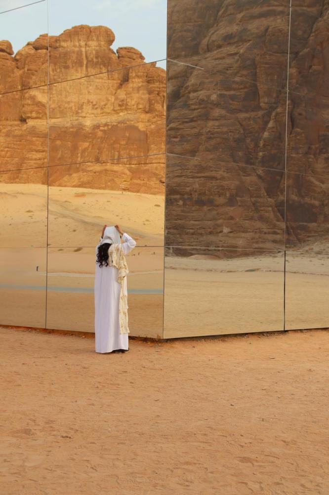 عباية المدورة والزبون