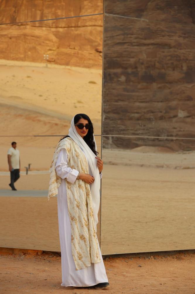 عباية المدورة والزبون