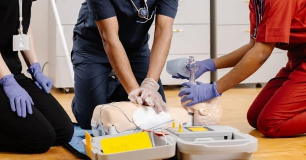 5خطوات للإنعاش القلب الرئوي  (BLS)