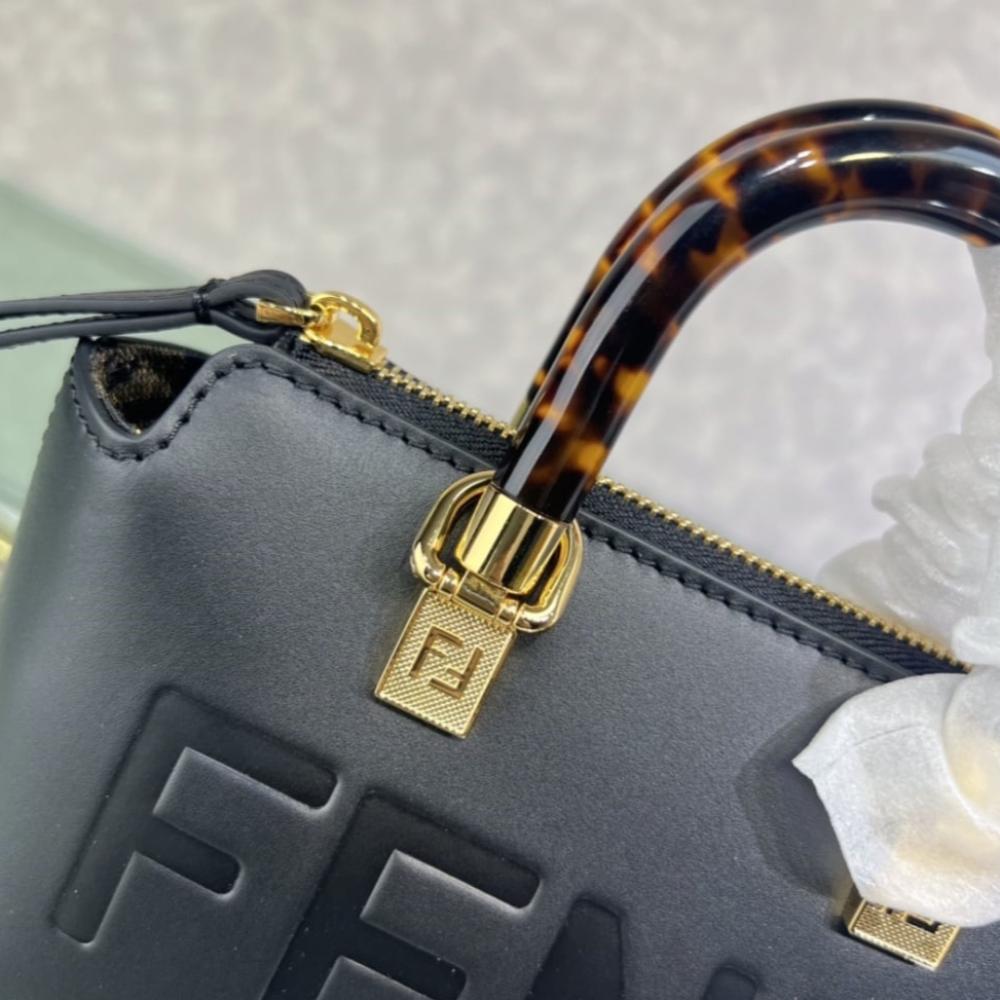 فندي باي ذا وي مقاس 20.5cm