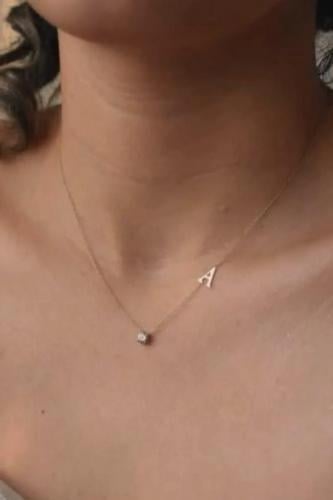 قلاده انيقه بحرفك