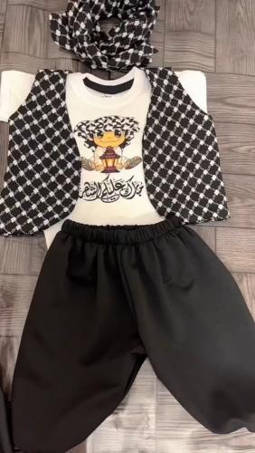 طقم ولادي قرقيعان رمضان كامل لون ابيض وسود شكل شماغ