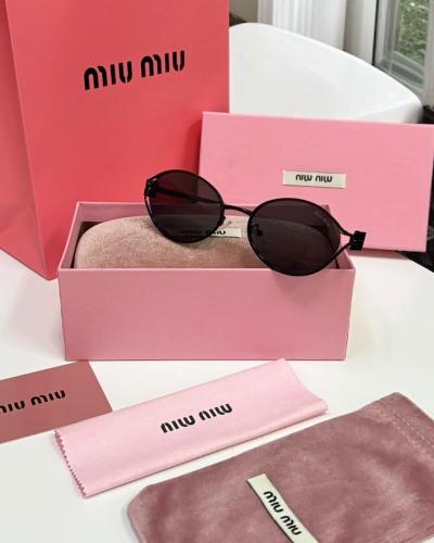 نظارة ماركة ميو ميو miu miu أسود