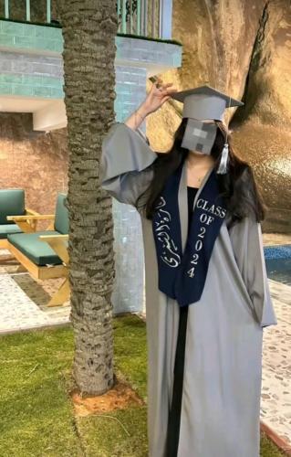 عباية تخرج أنيقة للبنات - دفعة 2025 مع وشاح وكاب مطرز