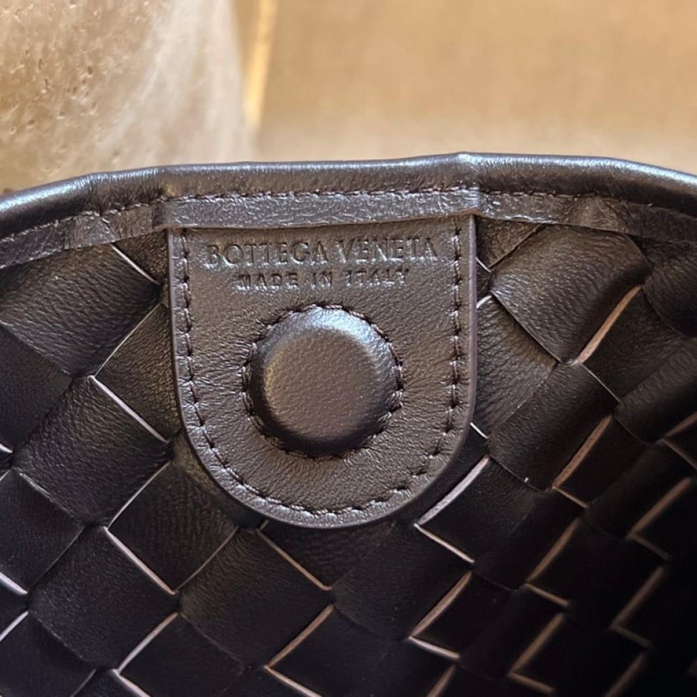 bottega veneta - classic Sardine