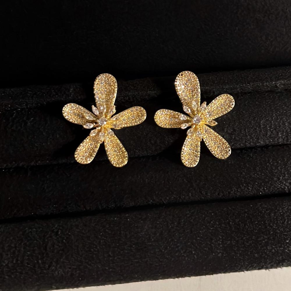 Rose earrings