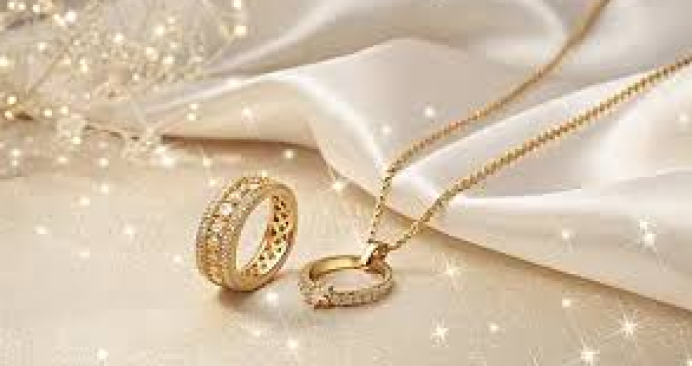 كيف اعرف الذهب من التقليد؟ دليل شامل لاكتشاف الذهب الحقيقي بسهولة