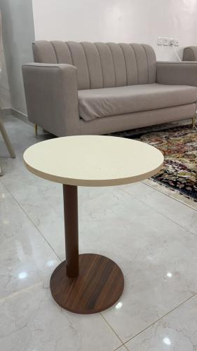 طاوله خدمه
