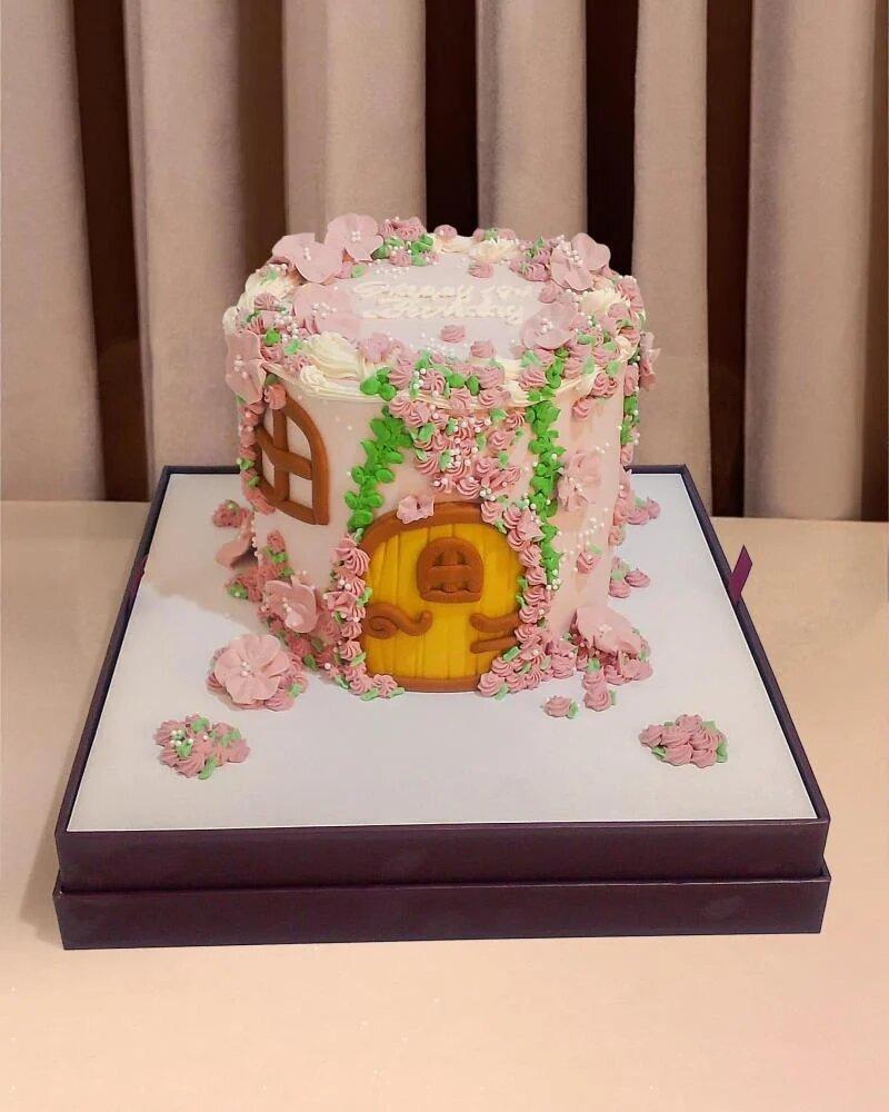 Saudi National Day Cupcake and a Special Touch for Your Celebration