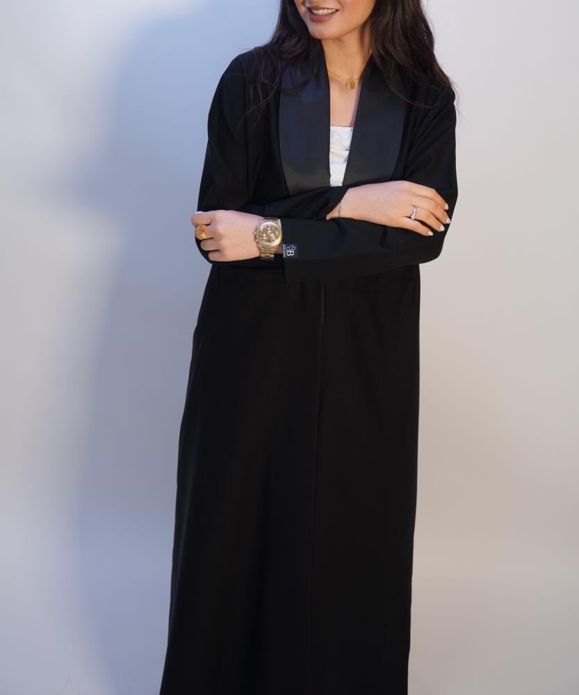 عبايات أنيقة بسعر ١٠٠ ريال في الرياض