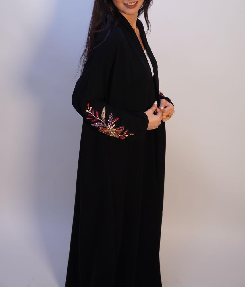 مقارنة بين أنواع العبايات