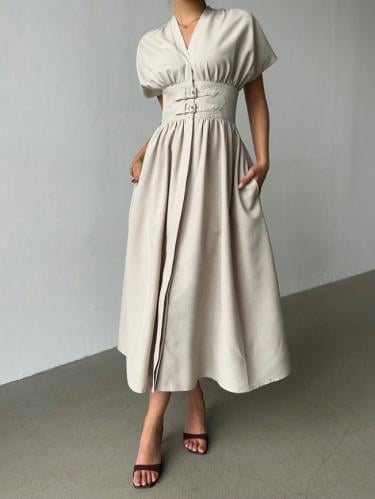 فستان نسائي أنيق بياقة على شكل حرف V