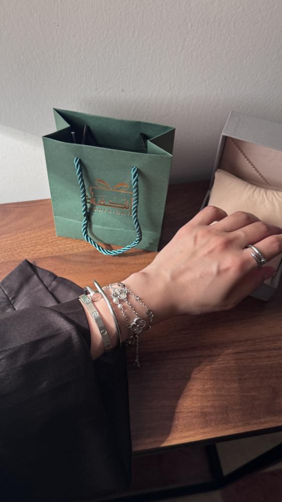 بكج اساور فضية فخم