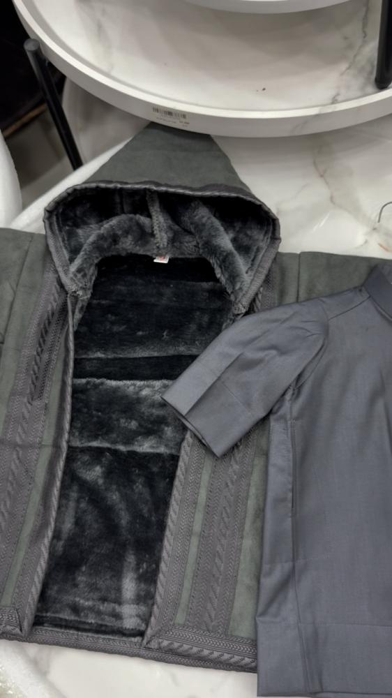 فروة أطفال شتوية مع ثوب أنيق