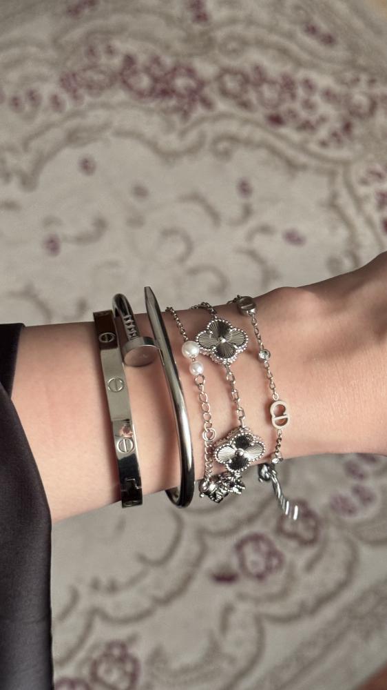 بكج اساور فضية فخم