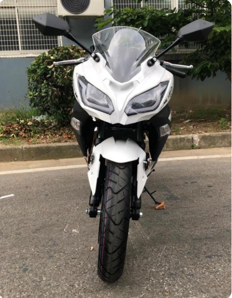 دراجة نارية 250CC موديل 2026 لون ابيض