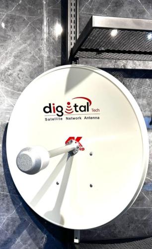 صحن انتينا ميمو صغير مع راوتر 5G جديد معدل