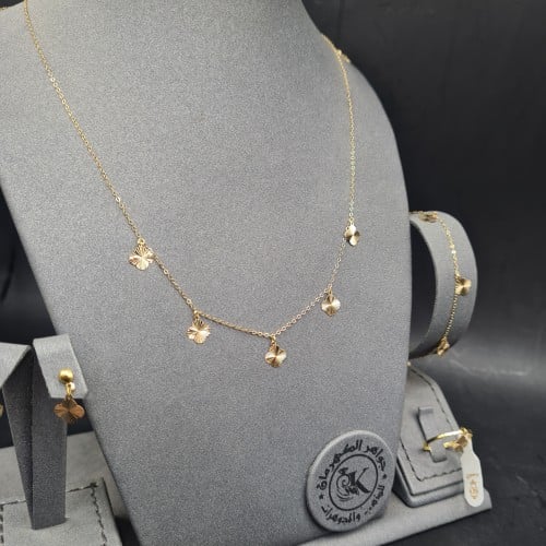 طقم 18 ناعم بـ 5 وردات