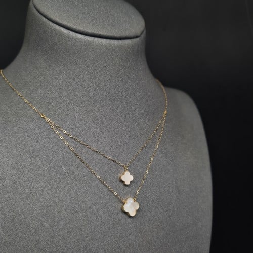 عقد الوردات دورين (ابيض)