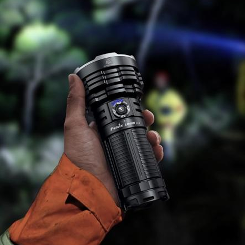 كشاف فينكس LR40R v2.0