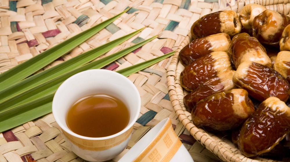 كيف تؤثر القهوة المختصة على الصيام؟ هل من الأفضل تناولها قبل السحور أم بعد الإفطار؟