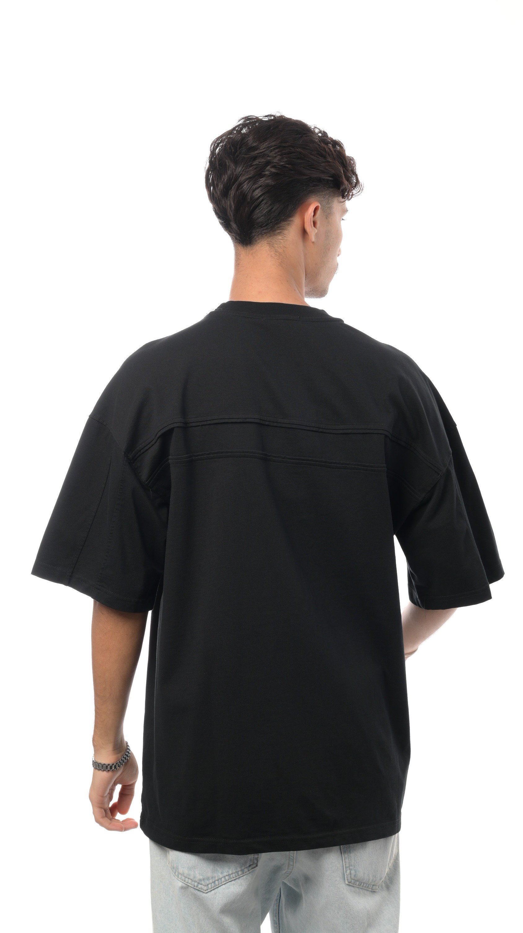 تيشيرت لايت لاين من إكسوبلانت بساطة وأناقة عصرية