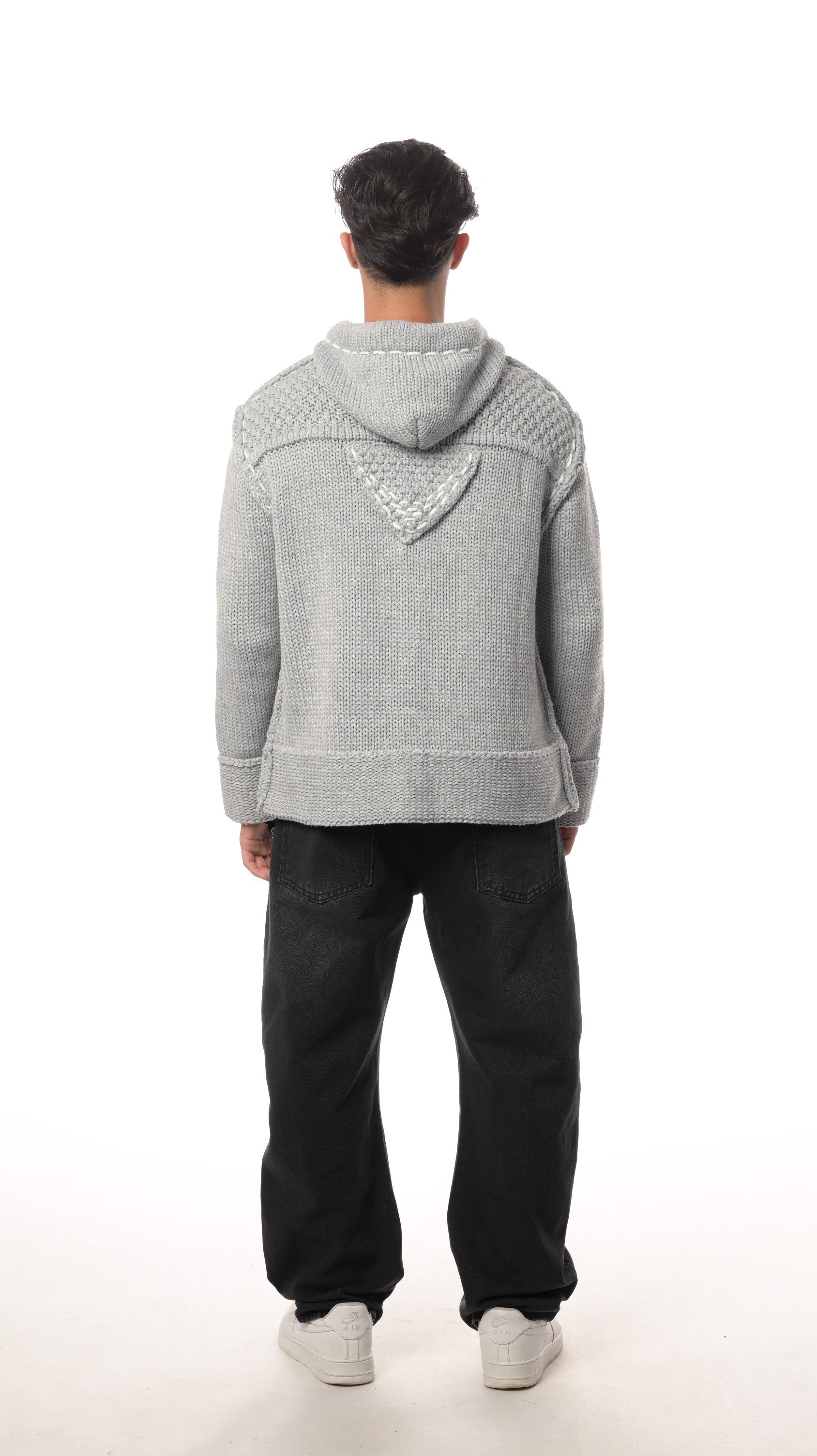 هودي نيت بوينت من إكسوبلانت لمسة دفء بتصميم أنيق