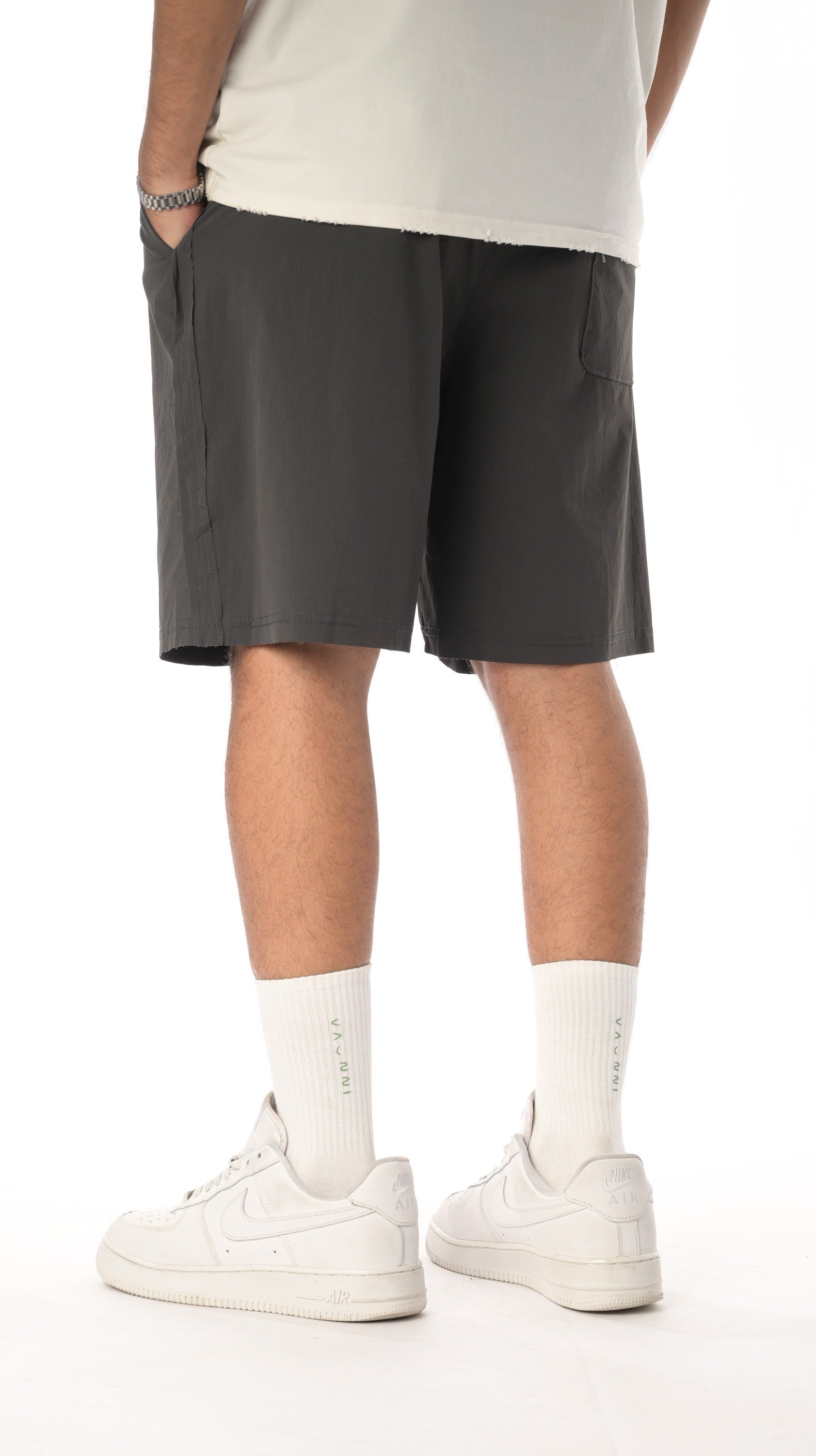 شورت موشن لاين من إكسوبلانت أسلوب عملي بلمسة أنيقة