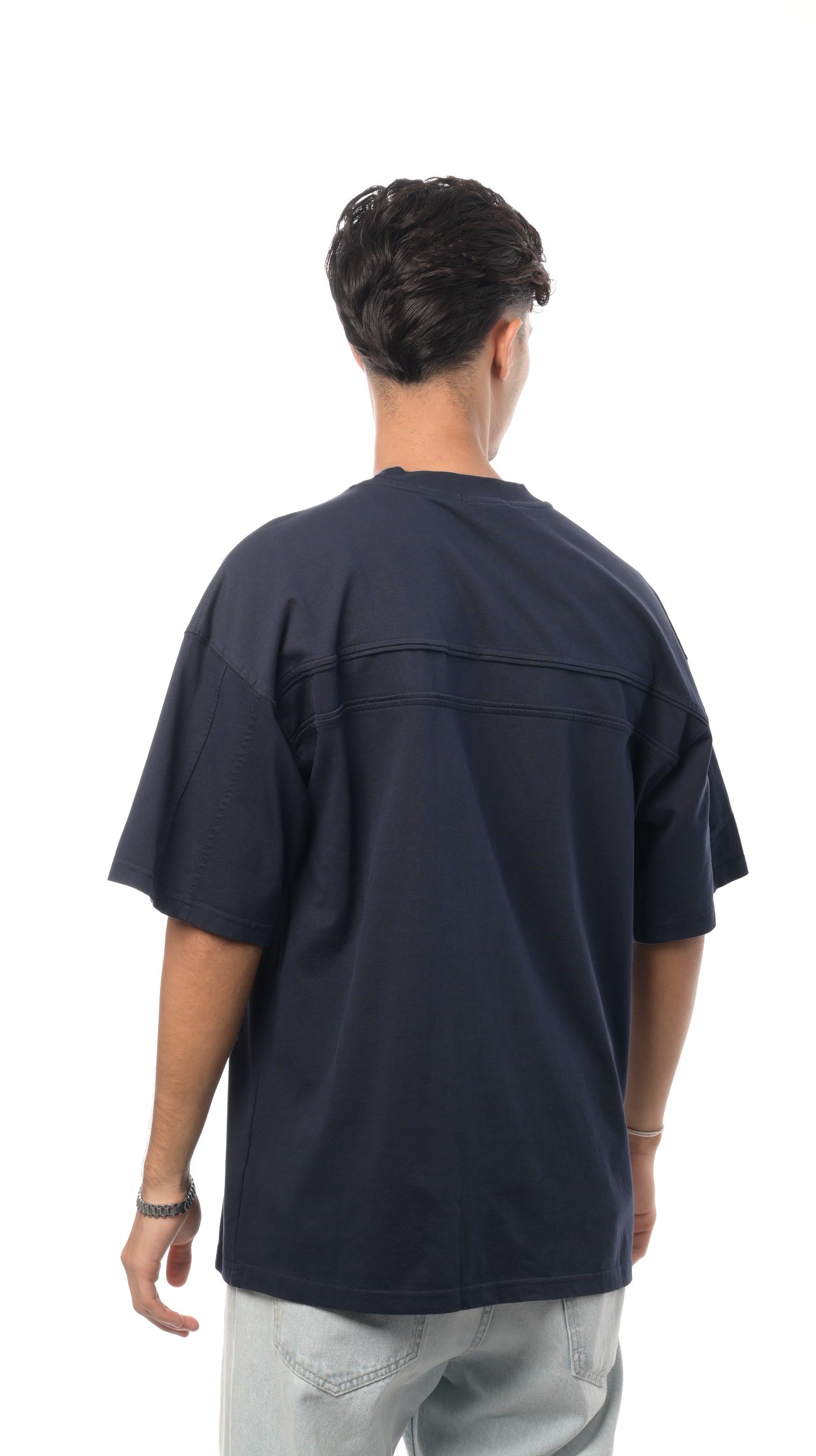 تيشيرت لايت لاين من إكسوبلانت بساطة وأناقة عصرية