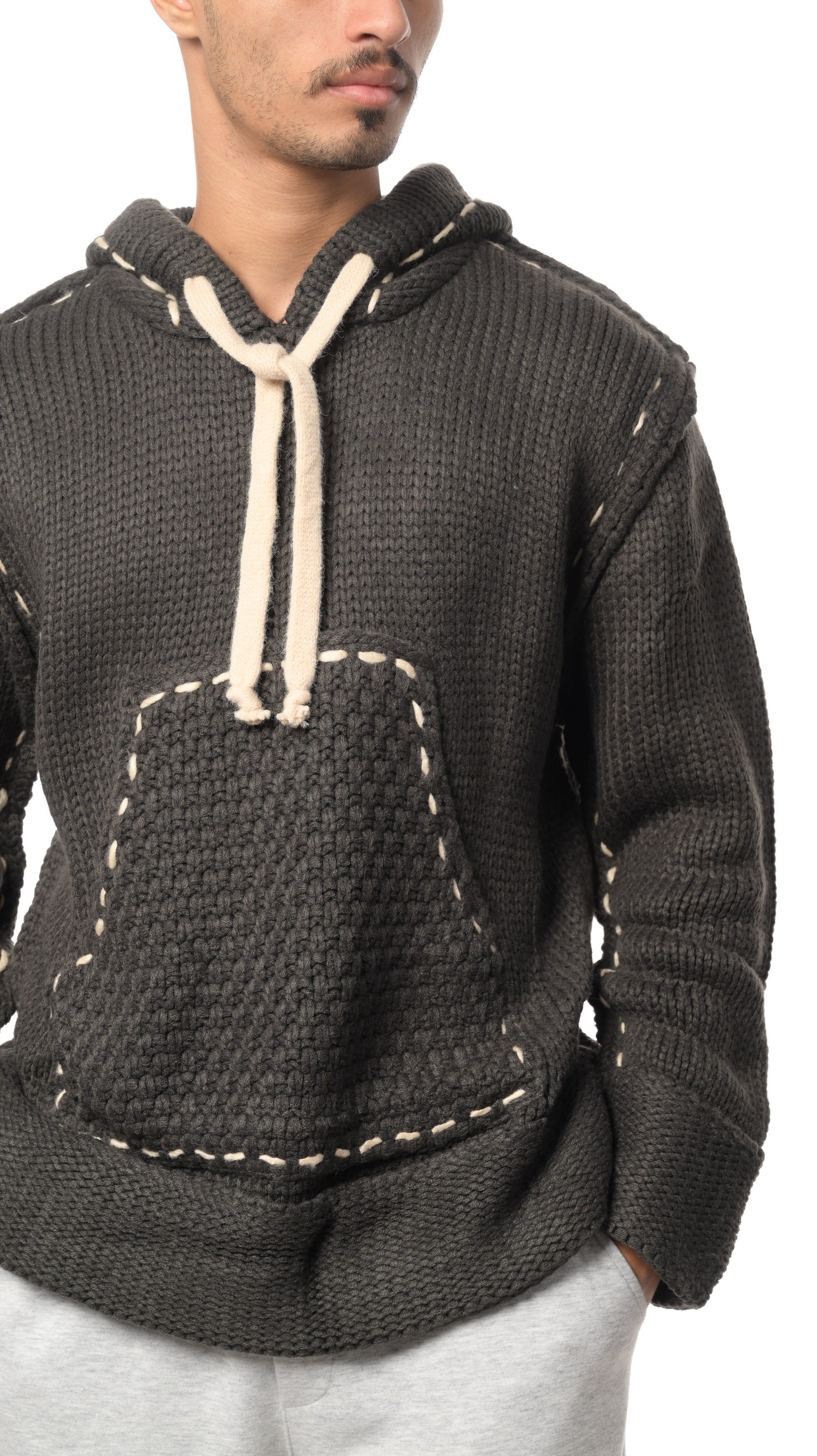 هودي نيت بوينت من إكسوبلانت لمسة دفء بتصميم أنيق