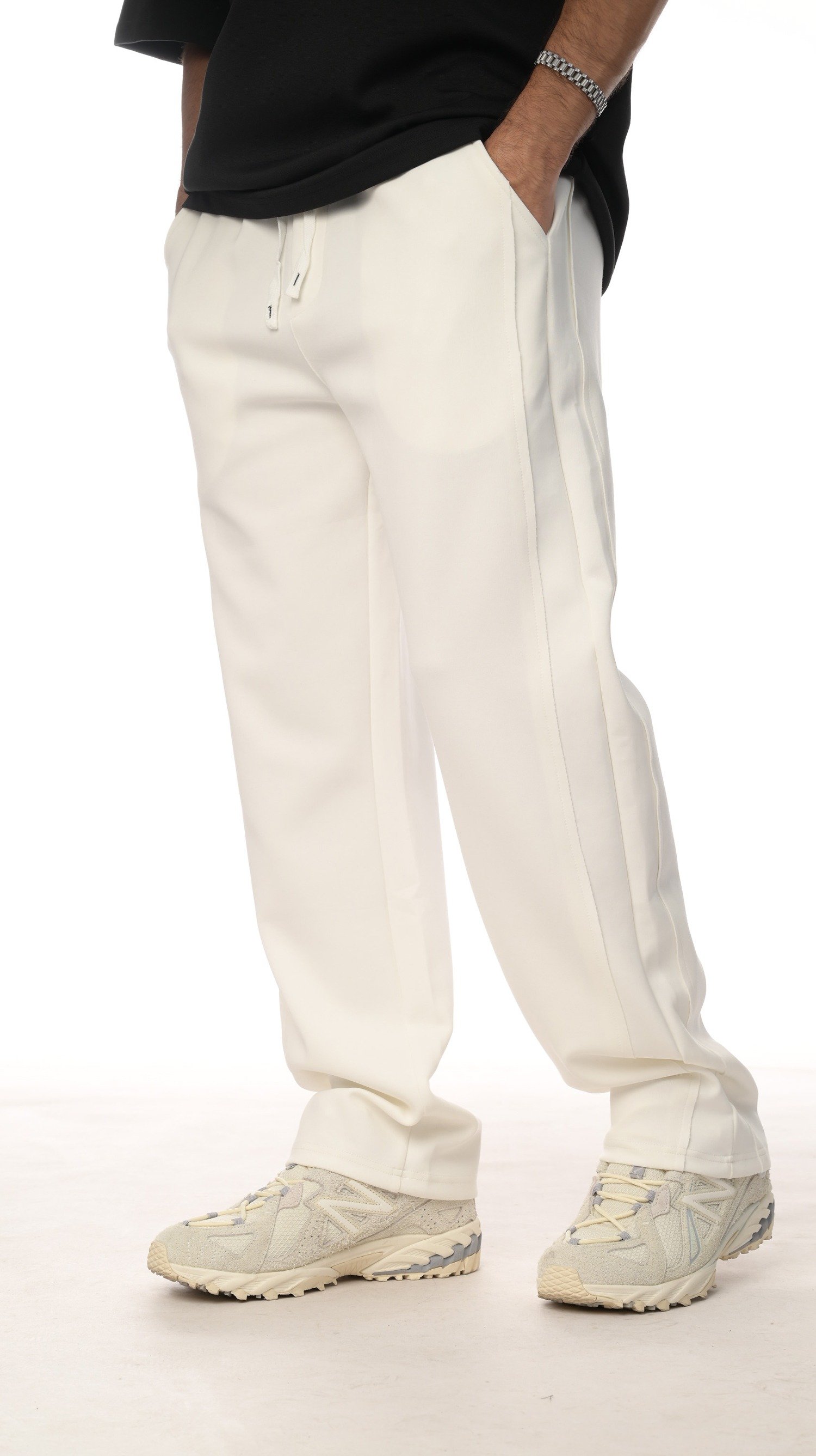 بنطلون ستريم لاين من إكسوبلانت تصميم بسيط وأنيق