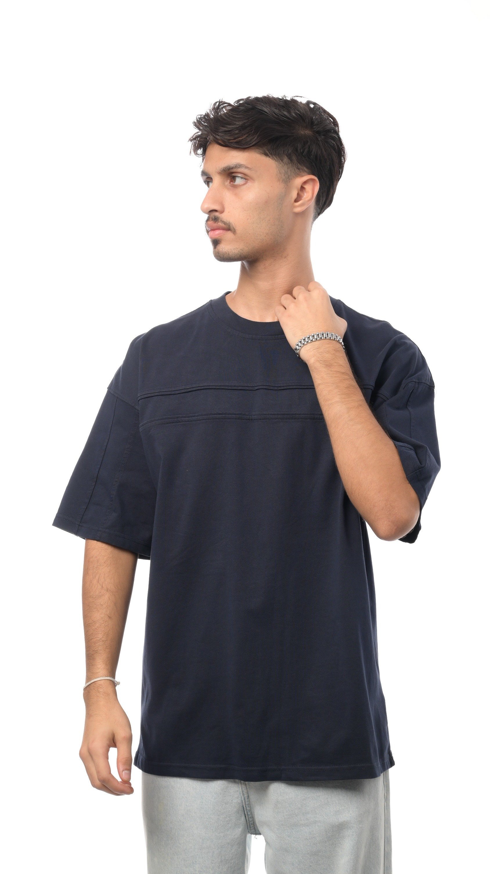 تيشيرت لايت لاين من إكسوبلانت بساطة وأناقة عصرية