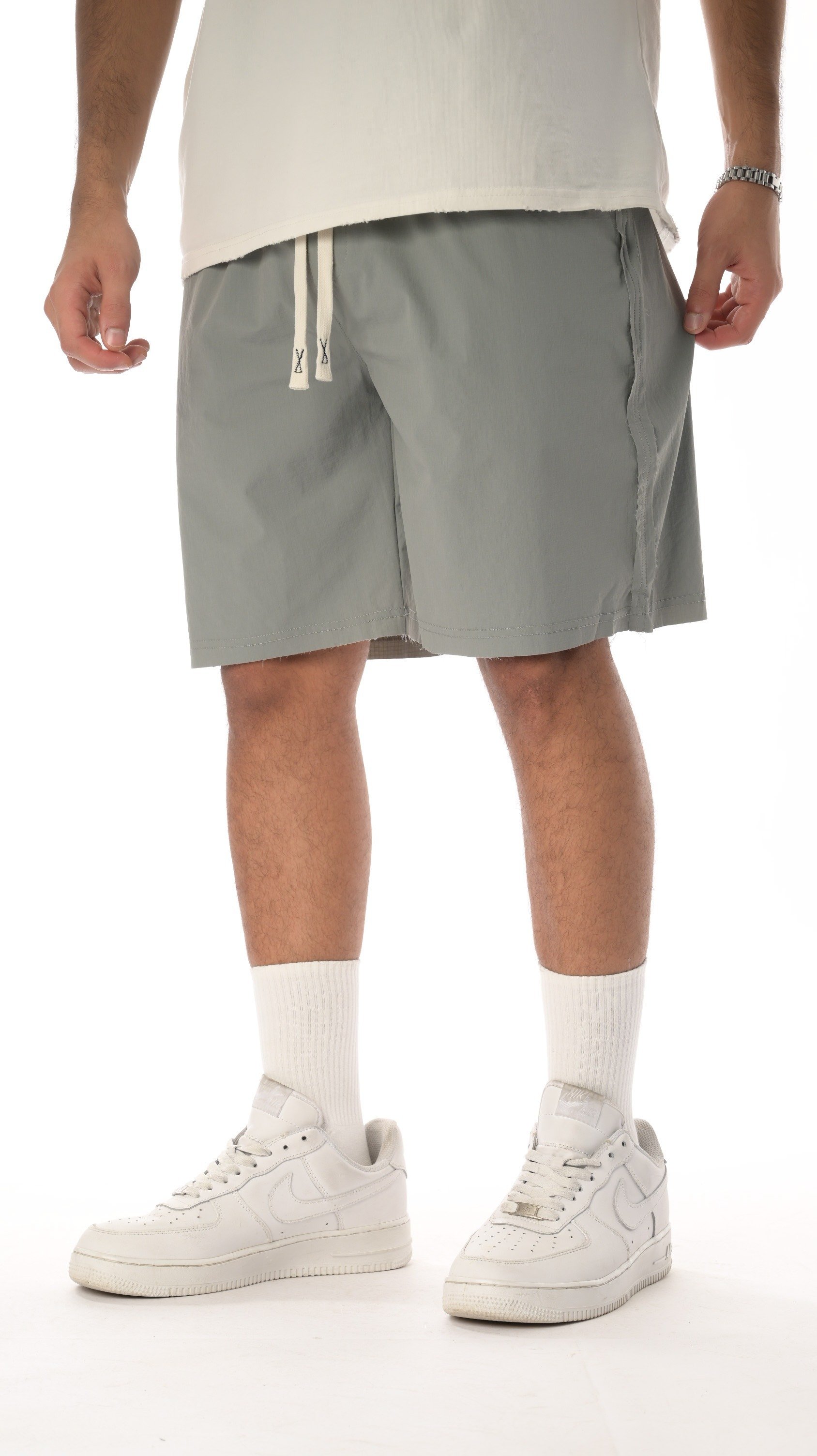 شورت موشن لاين من إكسوبلانت أسلوب عملي بلمسة أنيقة