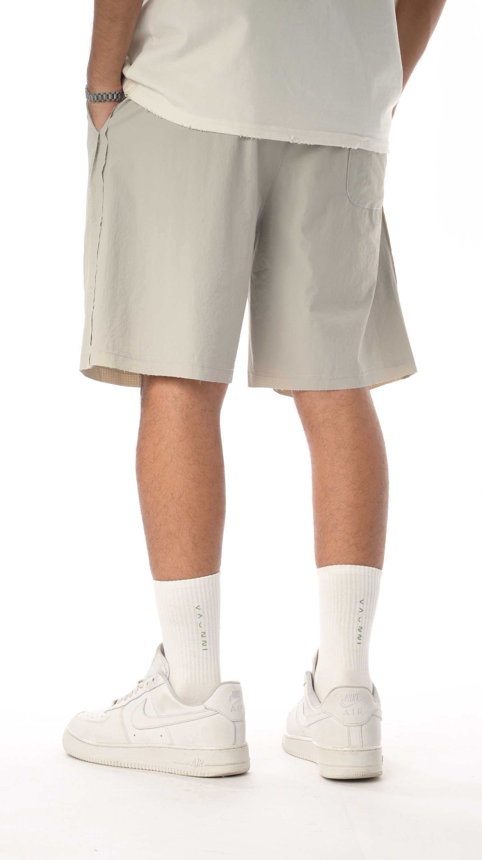 شورت موشن لاين من إكسوبلانت أسلوب عملي بلمسة أنيقة